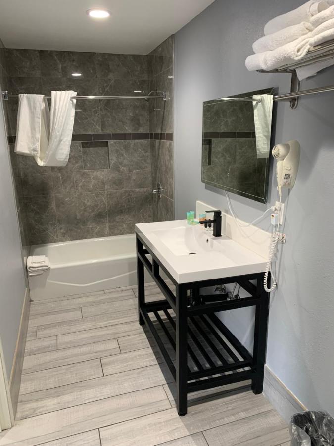 Willow Tree Inn & Suites Los Angeles Eksteriør billede